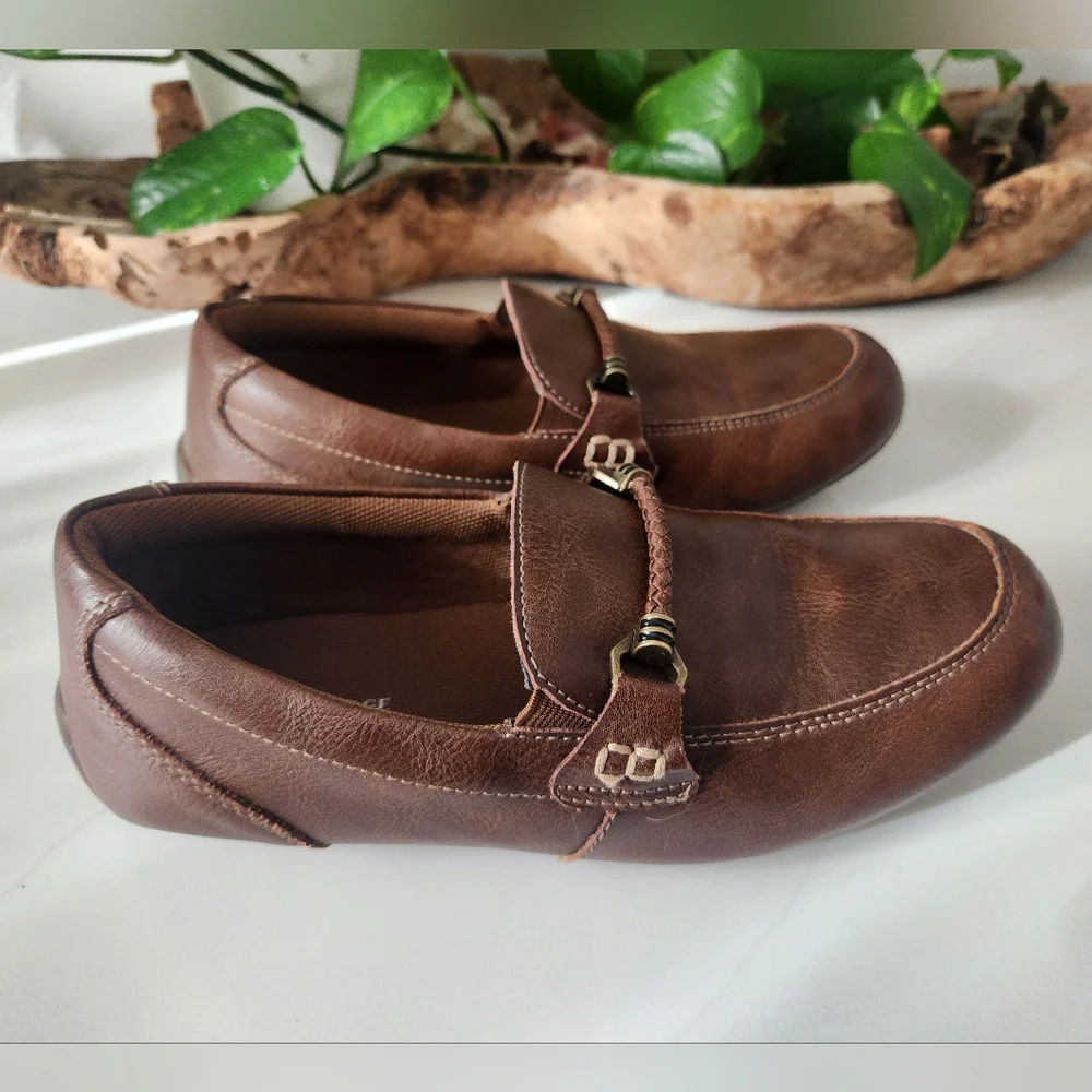 Crown Vintage Chestnut Leather Slip-Ons NWOT